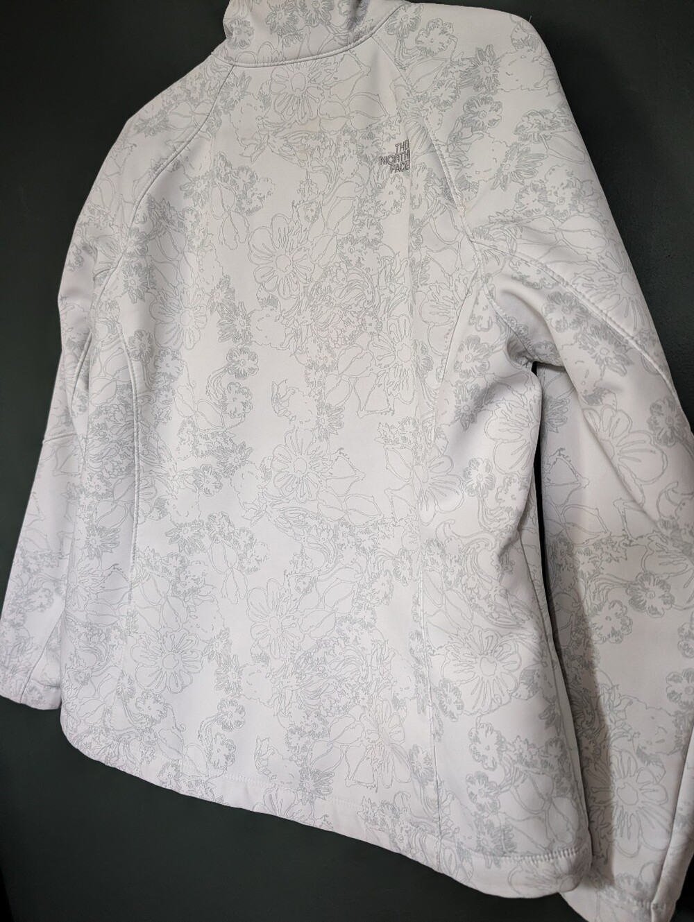 The North Face Women's White Floral Light Softshell Jacket - Picture 4 of 6